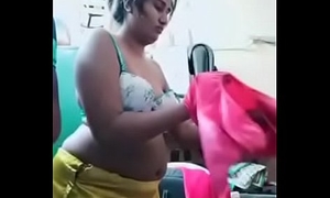 Swathi naidu sexy while clothes changing on high-strung saree